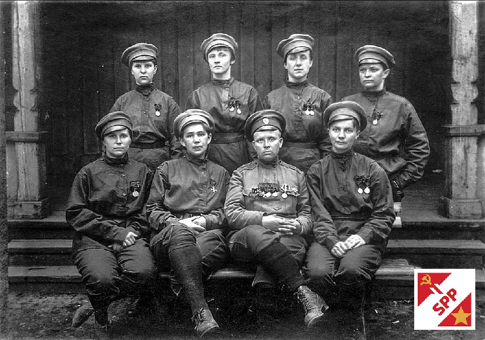 Soviet women fighting in the October revoluion